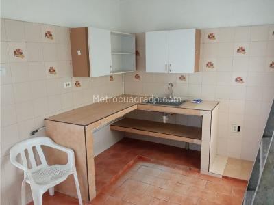 Casa de 5 alcobas en venta en El Guabal, Cali, 154 m² · foto 2 de 10
