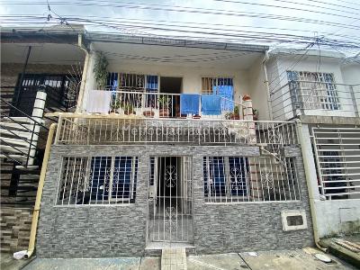 Casa de 5 alcobas en venta en Ciudad Cordoba, Cali, 80 m² · foto 1 de 17