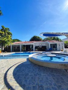 Casa de 5 alcobas en venta en El Peñon, Girardot, 400 m² · foto 6 de 15