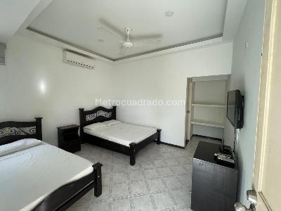 Casa de 5 alcobas en venta en El Peñon, Girardot, 400 m² · foto 14 de 17