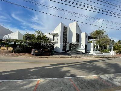 Casa de 5 alcobas en venta en El Peñon, Girardot, 400 m² · foto 2 de 17