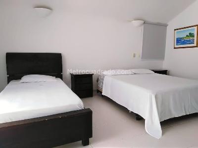 Casa de 5 alcobas en venta en El Peñon, Girardot, 400 m² · foto 8 de 17