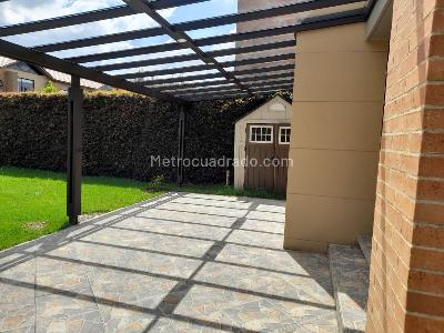 Casa de 4 alcobas en venta en Hacienda Fontanar, Chía, 252 m² · foto 2 de 9