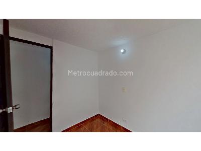 Apartamento de 3 alcobas en venta en Centro Usme, Bogotá, 48 m² · foto 10 de 19