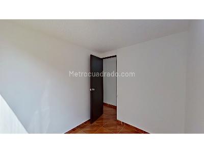Apartamento de 3 alcobas en venta en Centro Usme, Bogotá, 48 m² · foto 14 de 19