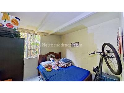 Apartamento de 2 alcobas en venta en Area De Expansion Pajarito, Medellín, 43 m² · foto 6 de 9