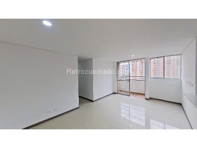 Apartamento de 3 alcobas en venta en Comuna 3, Itagüí, 69 m² · foto 2 de 20