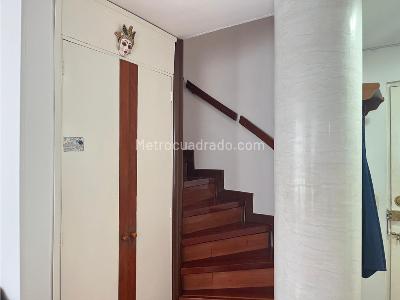 Apartamento en venta en Portales Del Norte, Bogotá · foto 2 de 13