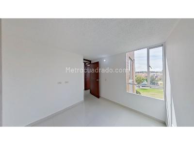Apartamento en venta en Los Laureles, Bogotá · foto 3 de 14