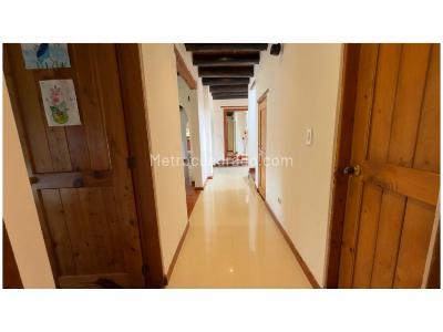 Casa de 3 alcobas en venta en San Jose De Bavaria, Bogotá, 236 m² · foto 19 de 20