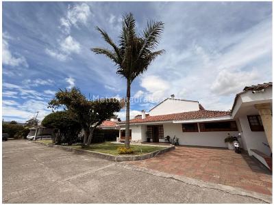 Casa de 4 alcobas en venta en San Jose De Bavaria, Bogotá, 207 m² · foto 8 de 20