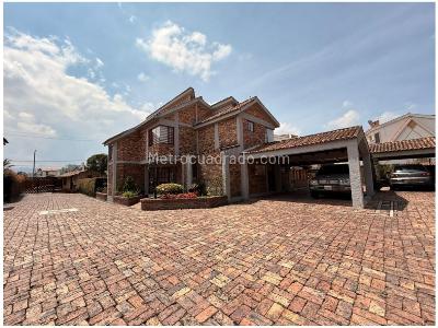 Casa de 4 alcobas en venta en San Jose De Bavaria, Bogotá, 274 m² · foto 5 de 20