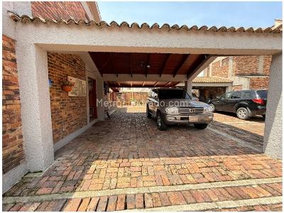 Casa de 4 alcobas en venta en San Jose De Bavaria, Bogotá, 274 m² · foto 10 de 20
