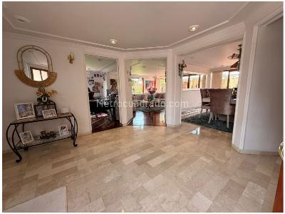 Casa de 4 alcobas en venta en San Jose De Bavaria, Bogotá, 274 m² · foto 13 de 20