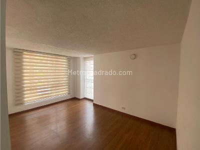 Apartamento de 3 alcobas en venta en Engativa, Bogotá, 66 m² · foto 1 de 11
