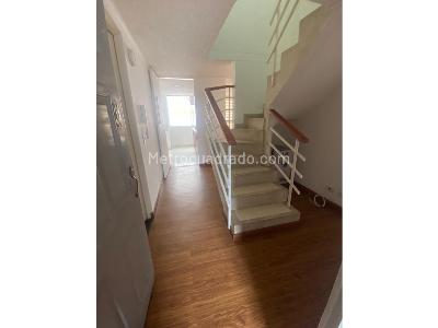 Apartamento de 3 alcobas en venta en Engativa, Bogotá, 66 m² · foto 4 de 11
