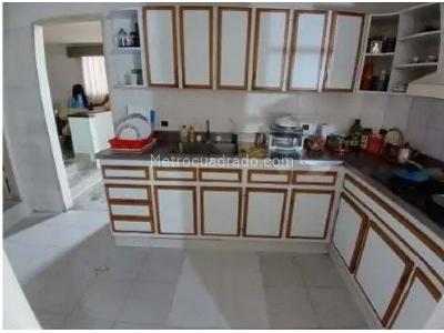 Apartamento de 4 alcobas en venta en El Poblado, Medellín, 213 m² · foto 8 de 15