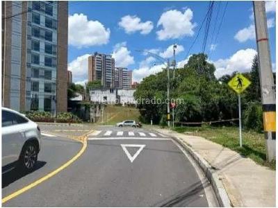 Apartamento de 4 alcobas en venta en El Poblado, Medellín, 213 m² · foto 12 de 15