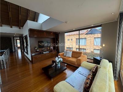 Casa de 4 alcobas en venta en San Jose De Bavaria, Bogotá, 700 m² · foto 3 de 20