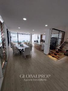 Casa de 4 alcobas en venta en Pontevedra, Bogotá, 216 m² · foto 3 de 20