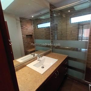 Apartamento de 3 alcobas en venta en La Cabrera, Bogotá, 165 m² · foto 3 de 18