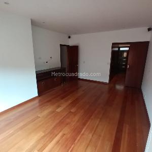Apartamento de 3 alcobas en venta en La Cabrera, Bogotá, 165 m² · foto 6 de 18