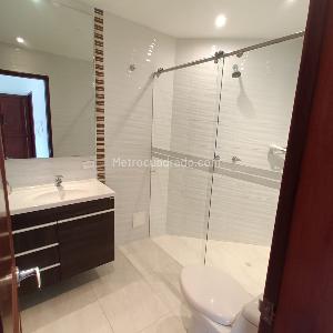 Apartamento de 3 alcobas en venta en La Cabrera, Bogotá, 165 m² · foto 8 de 18