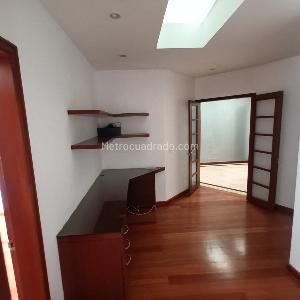 Apartamento de 3 alcobas en venta en La Cabrera, Bogotá, 165 m² · foto 11 de 18