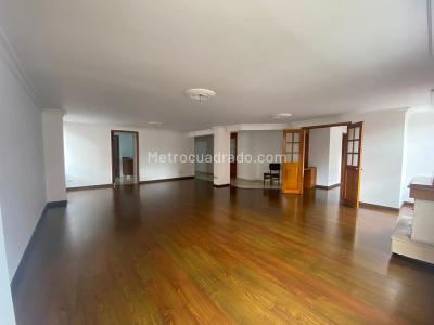 Apartamento en venta en Santa Barbara Occidental, Bogotá · foto 2 de 13