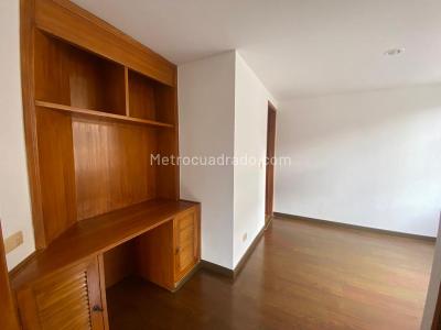 Apartamento en venta en Santa Barbara Occidental, Bogotá · foto 4 de 13