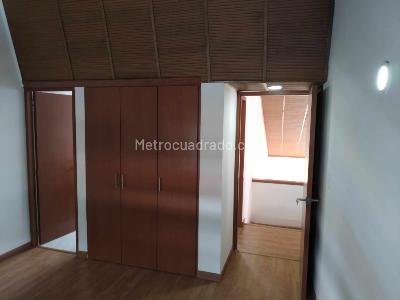 Casa de 5 alcobas en venta en Niza, Bogotá, 260 m² · foto 11 de 20