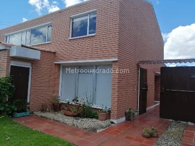 Casa de 5 alcobas en venta en Niza, Bogotá, 260 m² · foto 12 de 20