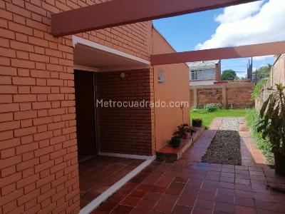 Casa de 5 alcobas en venta en Niza, Bogotá, 260 m² · foto 14 de 20