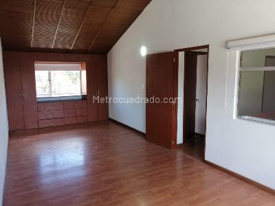 Casa de 5 alcobas en venta en Niza, Bogotá, 260 m² · foto 15 de 20