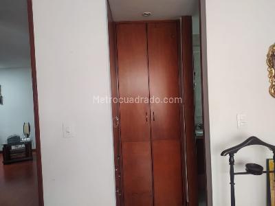 Apartamento de 4 alcobas en venta en Chico Navarra, Bogotá, 152 m² · foto 6 de 20