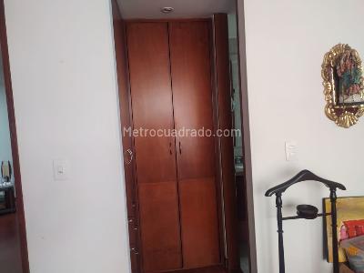 Apartamento de 4 alcobas en venta en Chico Navarra, Bogotá, 152 m² · foto 12 de 20