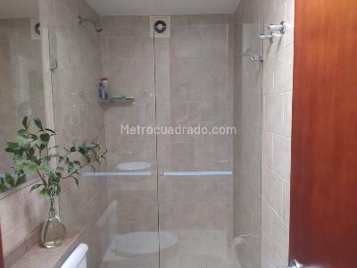Apartamento de 4 alcobas en venta en Chico Navarra, Bogotá, 152 m² · foto 17 de 20