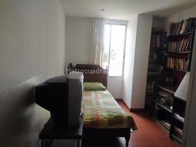 Apartamento de 4 alcobas en venta en Chico Navarra, Bogotá, 152 m² · foto 18 de 20
