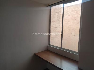 Apartamento en venta en Mazuren, Bogotá · foto 3 de 18