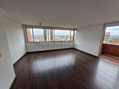 Apartamento de 3 alcobas en venta en La Macarena, Bogotá, 141 m² · foto 6 de 20