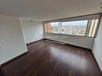 Apartamento de 3 alcobas en venta en La Macarena, Bogotá, 141 m² · foto 7 de 20
