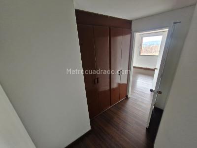 Apartamento de 3 alcobas en venta en La Macarena, Bogotá, 141 m² · foto 16 de 20