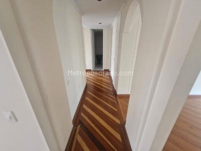 Apartamento de 3 alcobas en arriendo en Country, Bogotá, 108 m² · foto 9 de 20