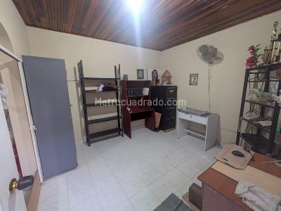 Casa de 5 alcobas en arriendo en Girardot, Girardot, 225 m² · foto 15 de 20