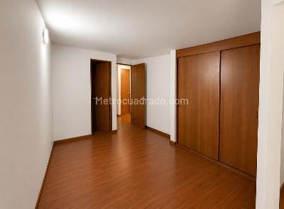 Apartamento de 3 alcobas en venta en Prado Veraniego Norte, Bogotá, 68 m² · foto 2 de 13
