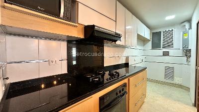 Apartaestudio en arriendo en Parque Del Virrey, Bogotá · foto 3 de 15