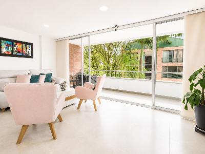 Apartamento de 4 alcobas en venta en Laureles, Medellín, 121 m² · foto 2 de 11