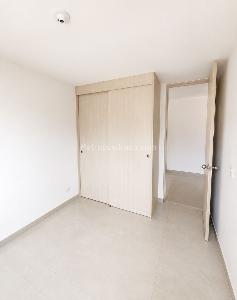 Apartamento de 3 alcobas en venta en Niquia, Bello, 71 m² · foto 5 de 11