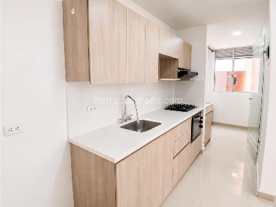 Apartamento de 3 alcobas en venta en La Colina, Medellín, 84 m² · foto 3 de 20