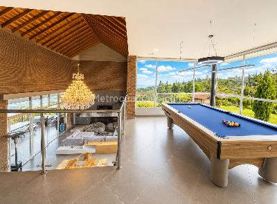 Casa de 4 alcobas en venta en Santa Elena, Medellín · foto 3 de 19